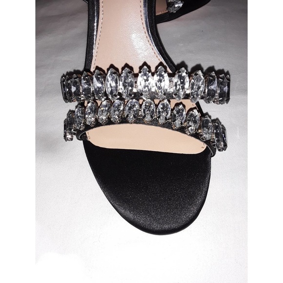 NWOB  Jewel Badgley Mischka MELANIA Strappy Sandals 6.5 - Picture 3 of 11